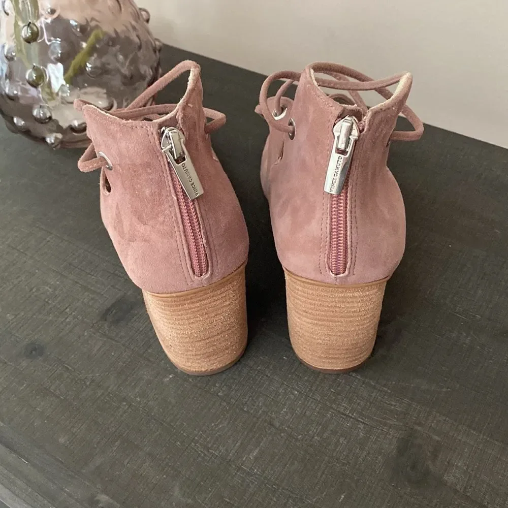 ❤️Vince Camuto Leather Heels (size 9) - Picture 4 of 6
